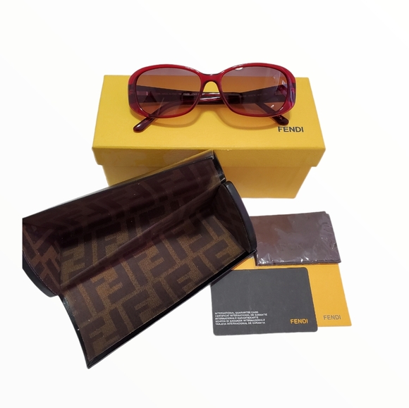 FENDI Sunglasses - Picture 2 of 11